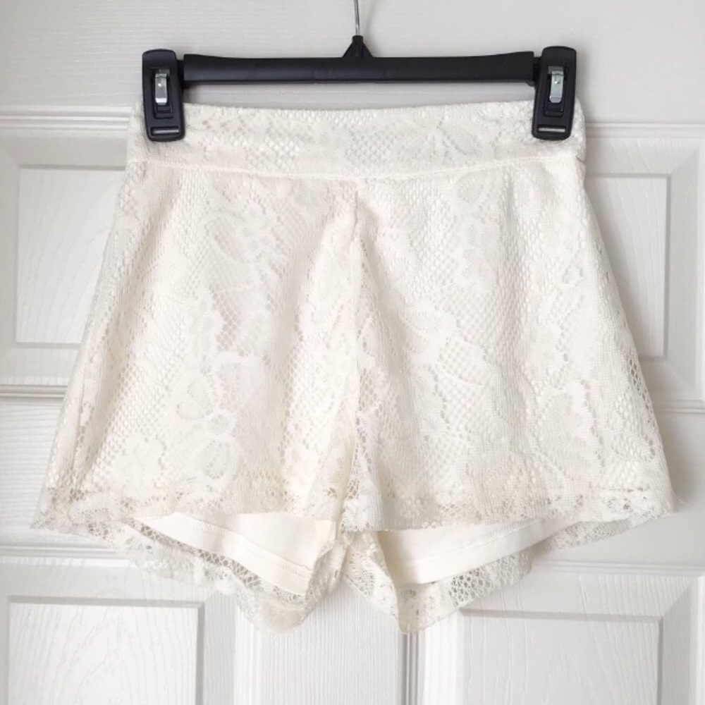 Cute Floral Lace Shorts